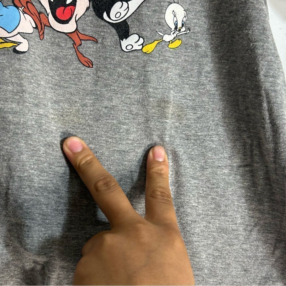 Kid Looney Tunes Group short sleeve graphic tee side small - Picture 4 of 5